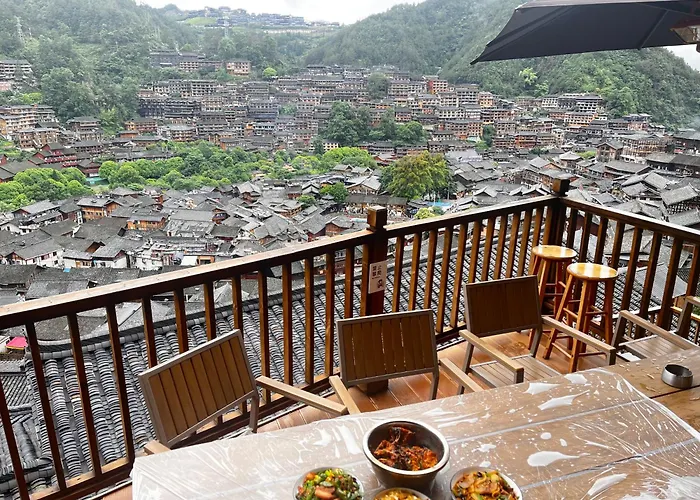Starlight Naked Cliff View Hotel Xijiang Qianhu Miao Village Branch
